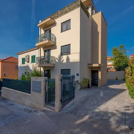 Seven Seas krevet i doručak Split