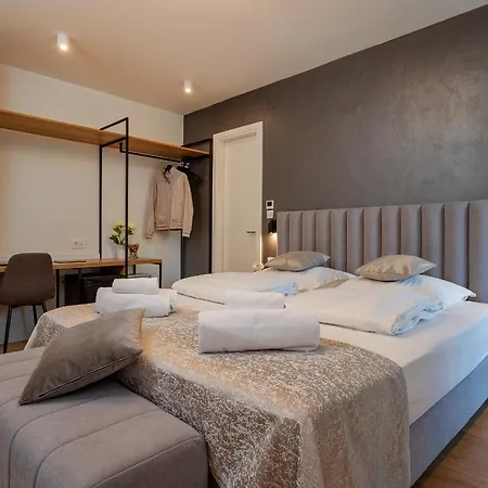 Bed and breakfast Seven Seas 4*