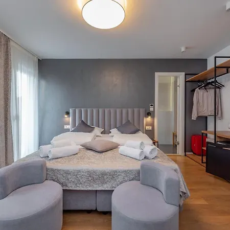 Seven Seas Bed and breakfast