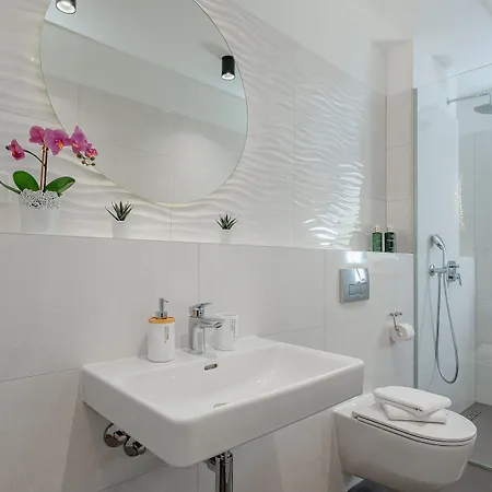 Bed and breakfast Seven Seas 4*