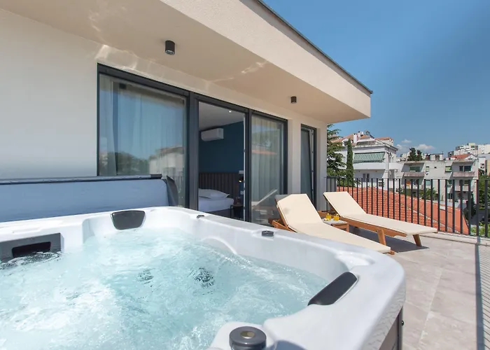 Seven Seas 4* Split