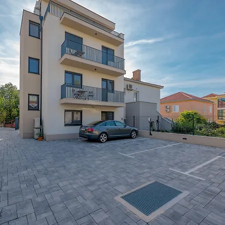 Seven Seas Bed & Breakfast 4*