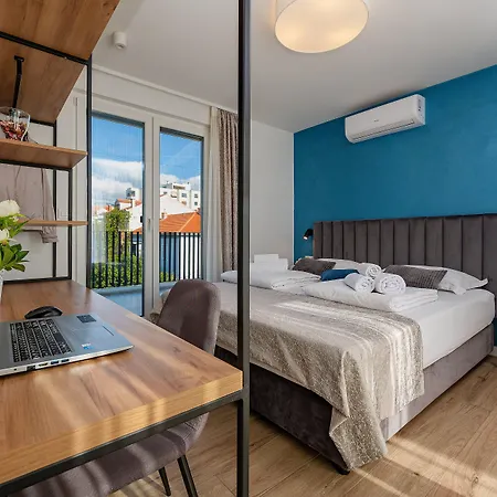 Seven Seas Bed & Breakfast 4*