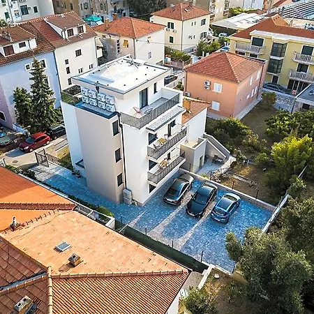 Seven Seas Bed & Breakfast