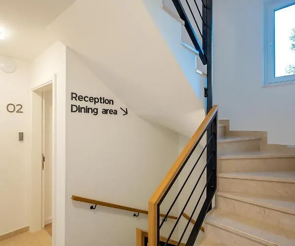 Seven Seas לינה וארוחת בוקר